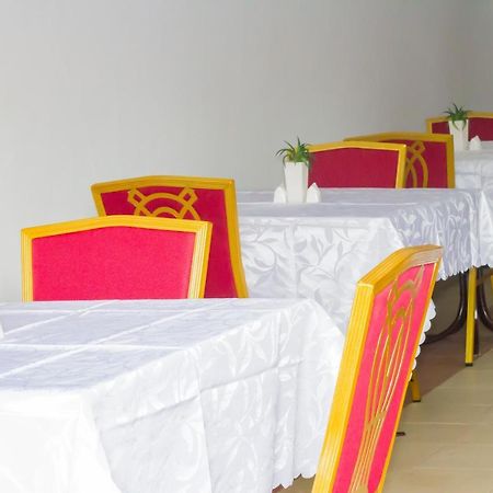Pink Hostel Accra Exterior photo