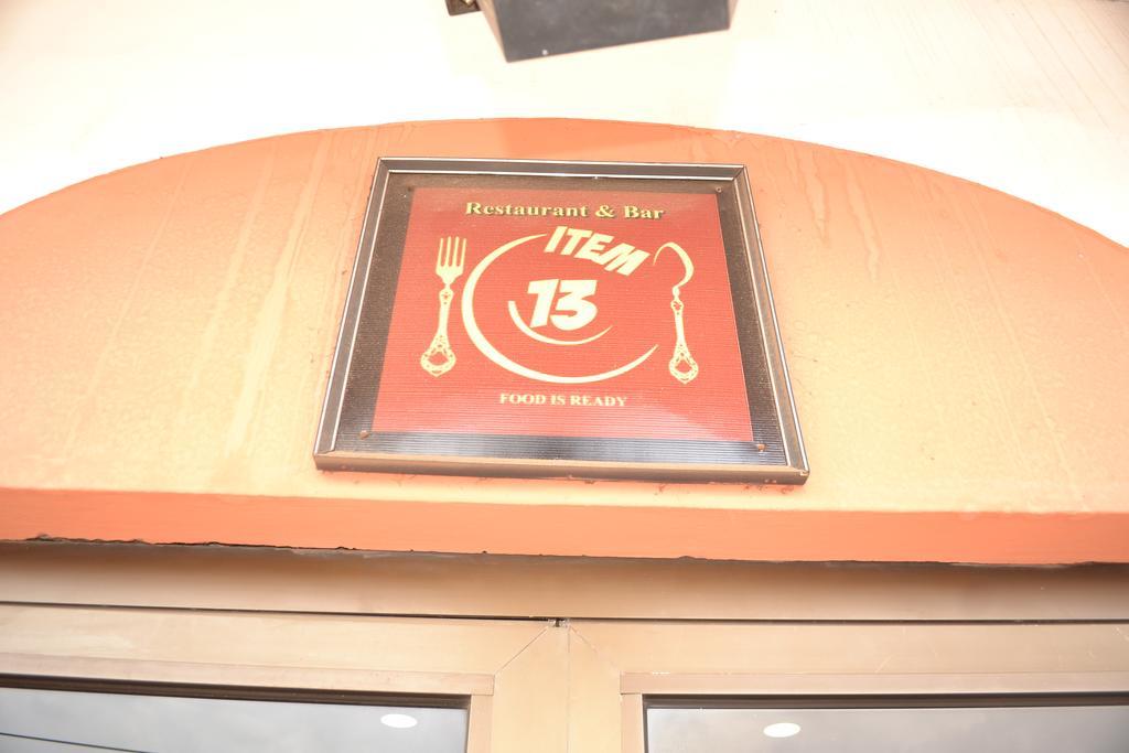 Pink Hostel Accra Exterior photo
