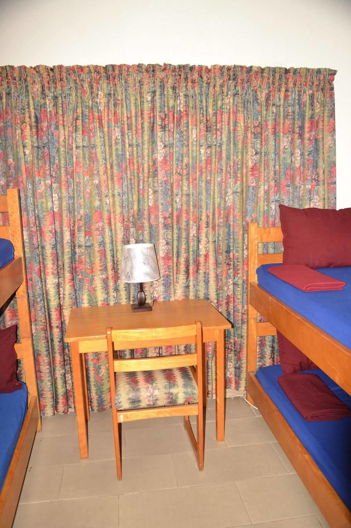 Pink Hostel Accra Exterior photo