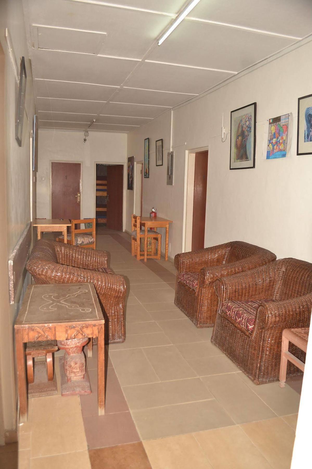 Pink Hostel Accra Exterior photo