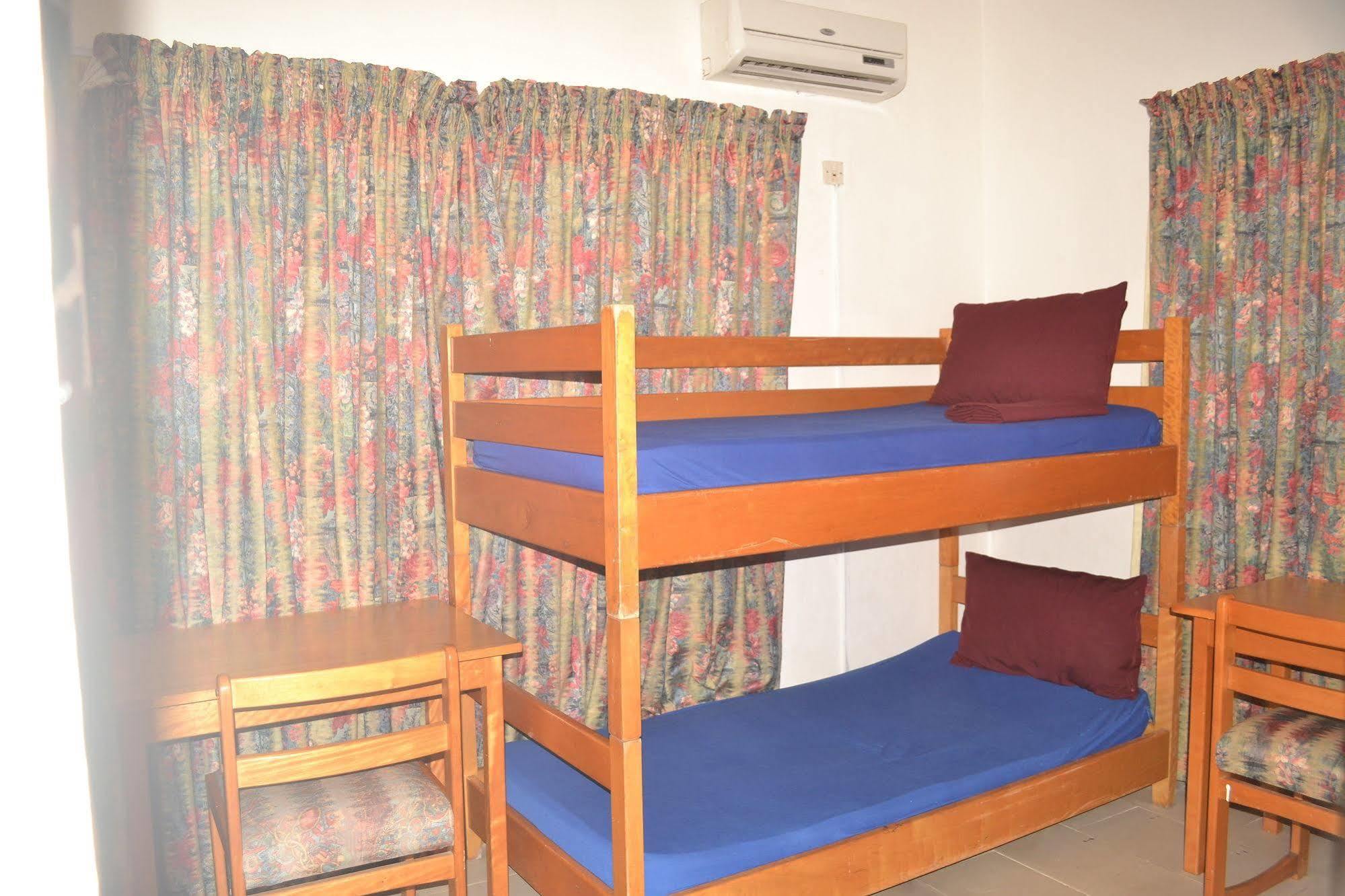 Pink Hostel Accra Exterior photo