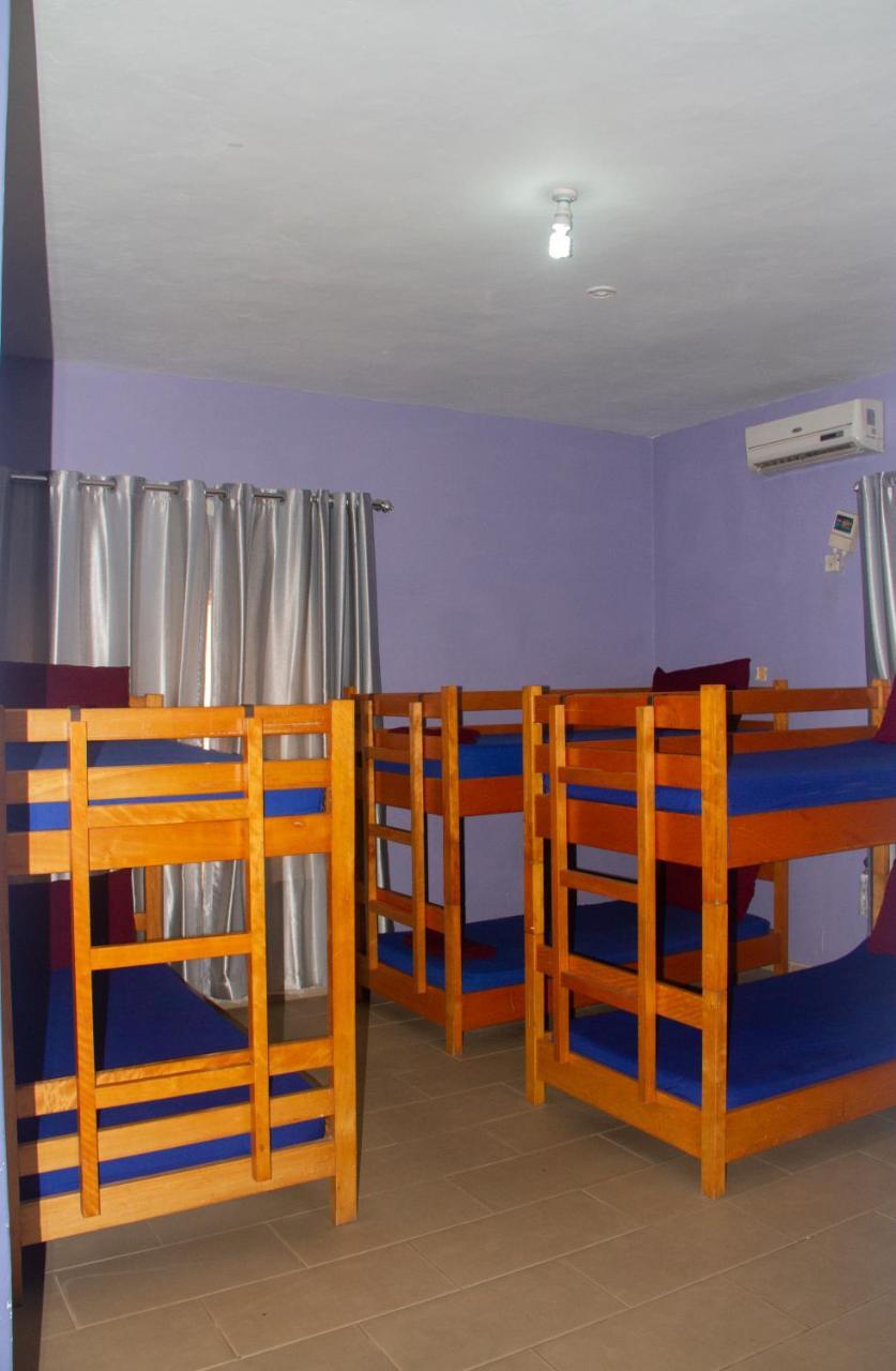 Pink Hostel Accra Exterior photo