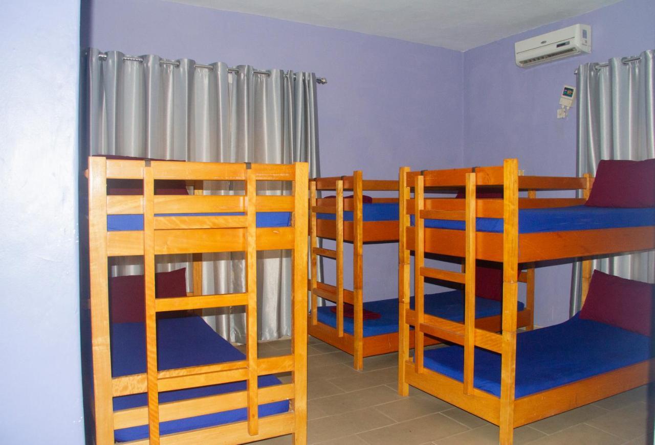 Pink Hostel Accra Exterior photo