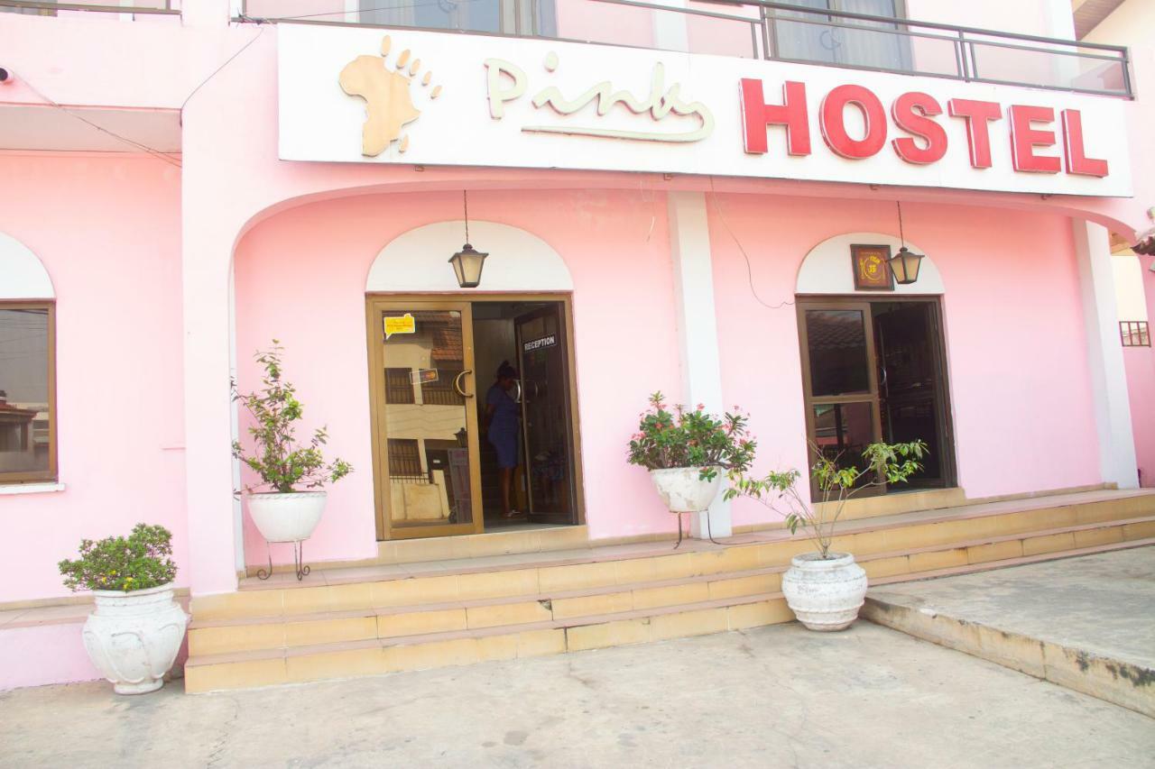 Pink Hostel Accra Exterior photo
