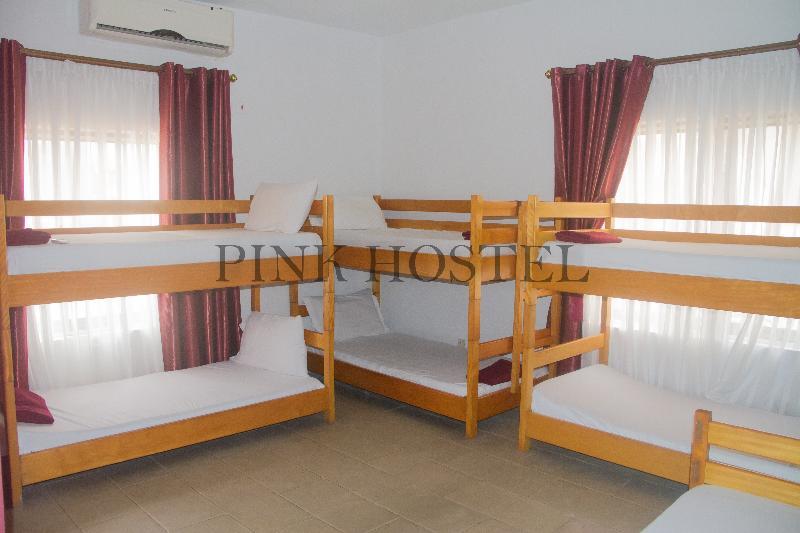 Pink Hostel Accra Exterior photo