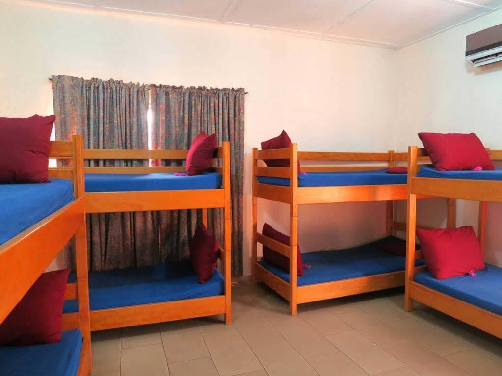 Pink Hostel Accra Exterior photo