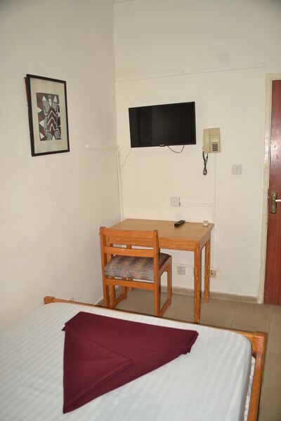 Pink Hostel Accra Exterior photo